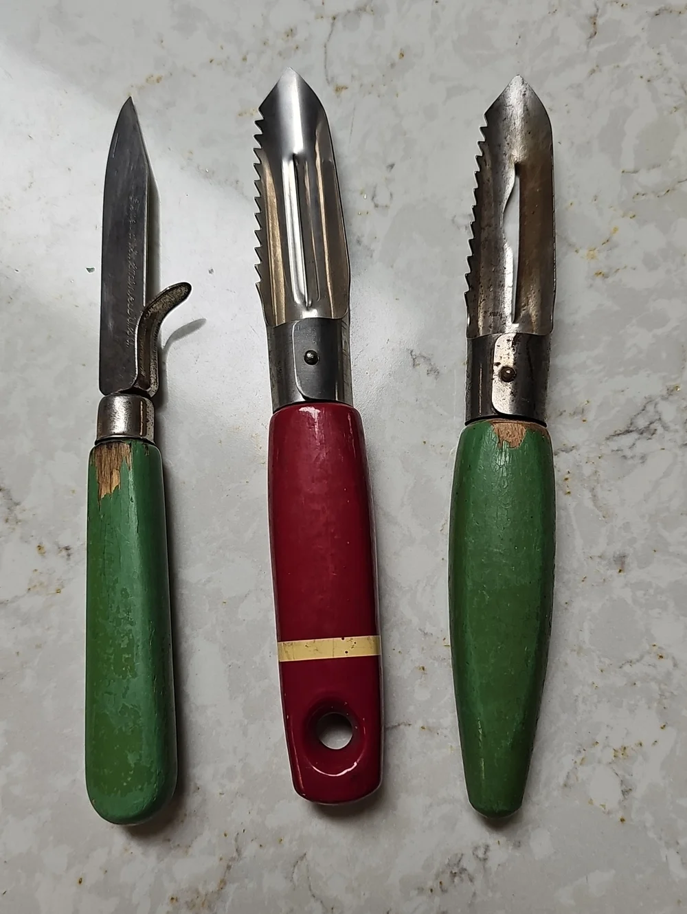 Vintage Multipack Vegetable Peelers and Parers - Green and Red Handles